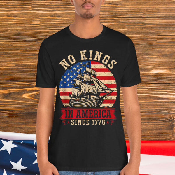No Kings In America 4th Of July USA Patriotic T-Shirt