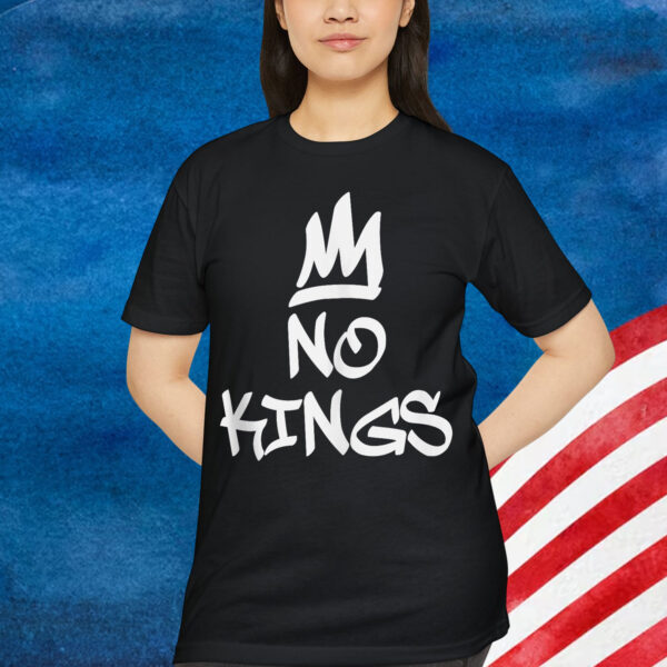 No Kings In America Protest Sign USA T-Shirt