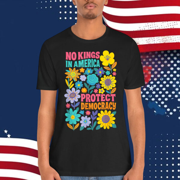 Retro Floral 70s No King In America Democracy Rejecting King T-Shirt